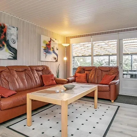 Semesterbostad Three-bedroom Holiday In 16 Blokhus