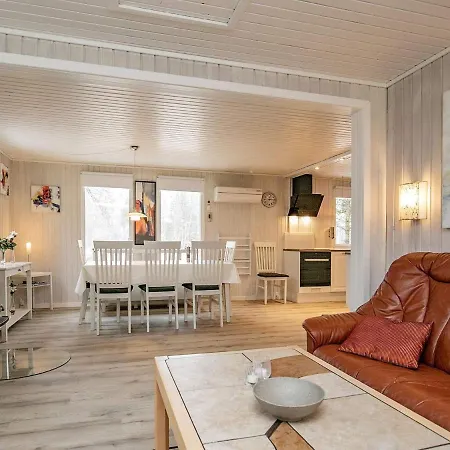 Semesterbostad Three-bedroom Holiday In 16 Blokhus