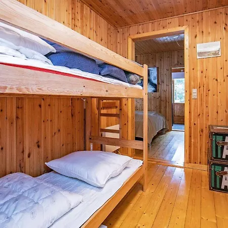 Three-bedroom Holiday In 16 Semesterbostad *