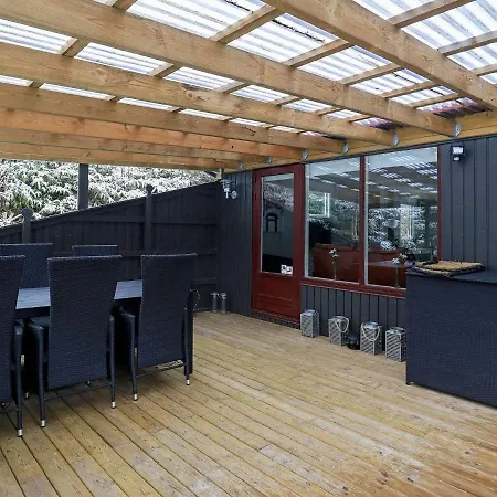 Three-bedroom Holiday In 16 Blokhus