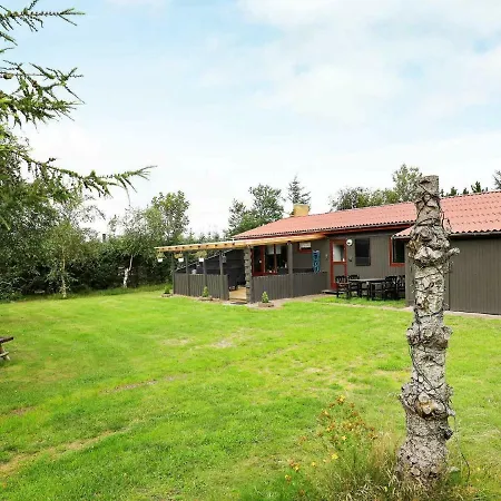 Three-bedroom Holiday In 16 Blokhus